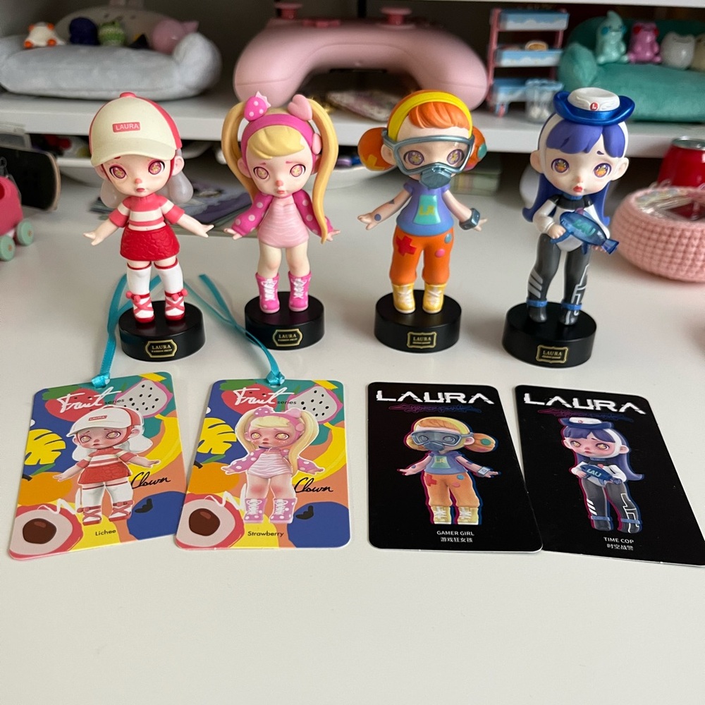 Toycity Laura figures